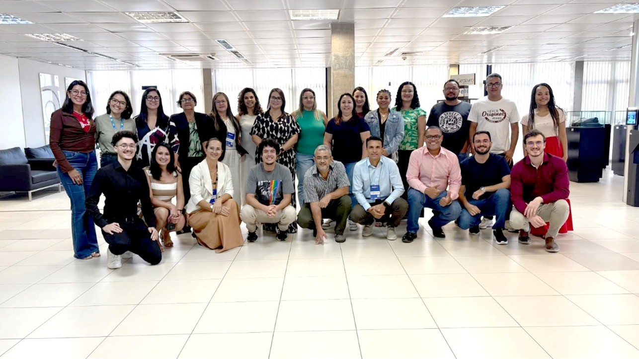 Foto com todos os envolvidos na Semana de imersão em análise de dados. FADEB e Cátedra Sérgio Henrique Ferreira (USP-Ribeirão Preto)